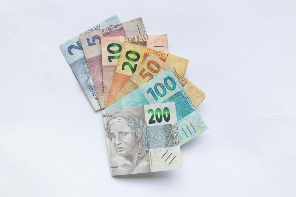 pexels-ivo-brasil-335441-27797871 dinheiro
